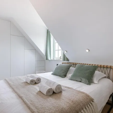 Apartment Modern With Two Terraces In